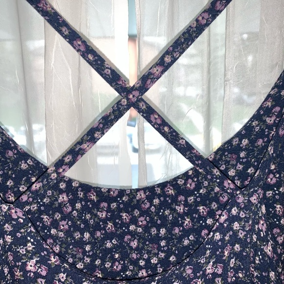 Floral tank - Picture 3 of 4